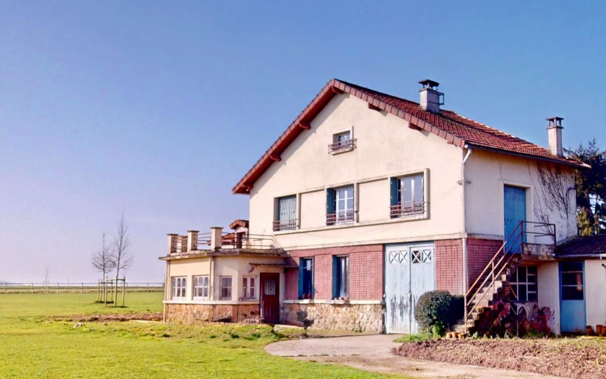 maison 6 pièces en vente sur DAMPIERRE EN YVELINES (78720) Vente Maison Dampierre-en-Yvelines 78720 145 m²
