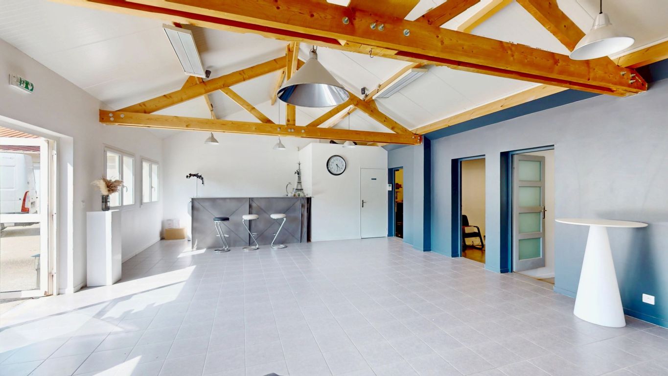 Vente Bureaux Clairefontaine-en-Yvelines 78120 132 m²