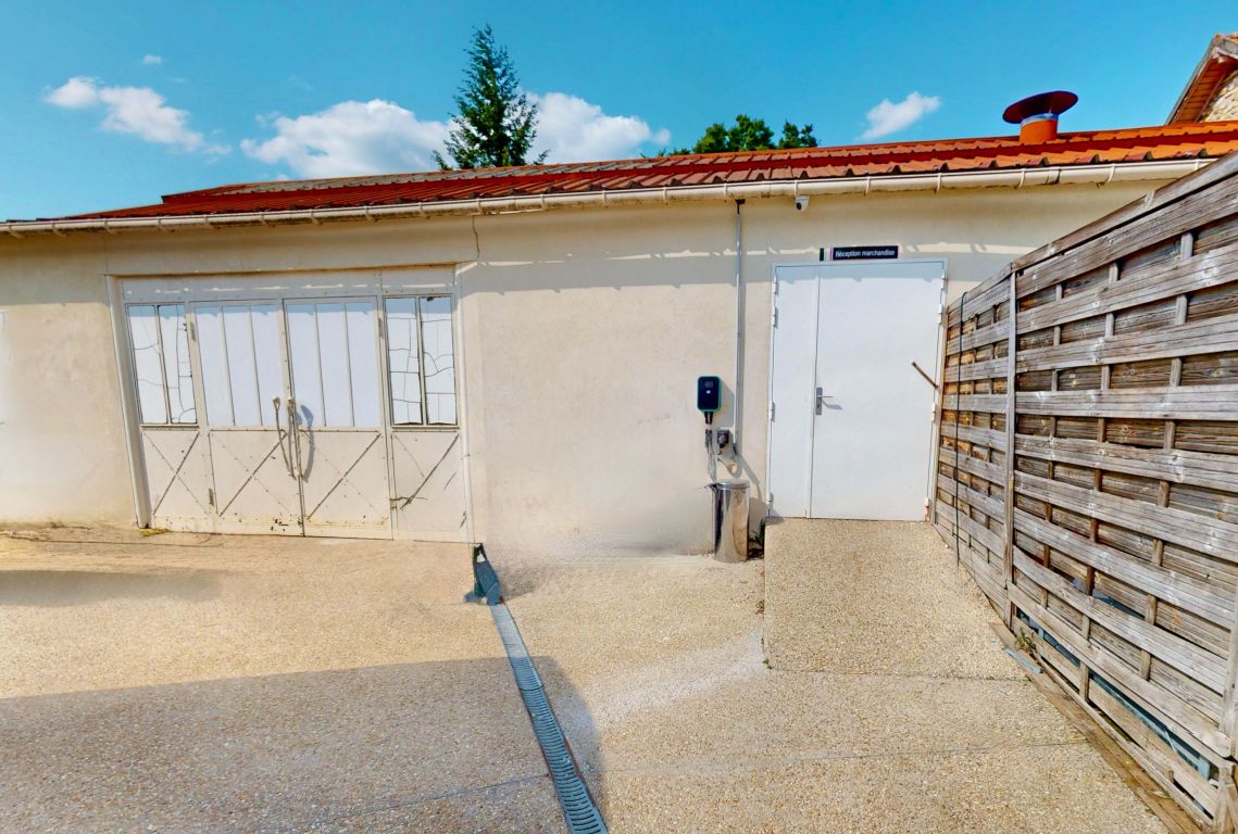 Vente Local d'activité Clairefontaine-en-Yvelines 78120 250 m²